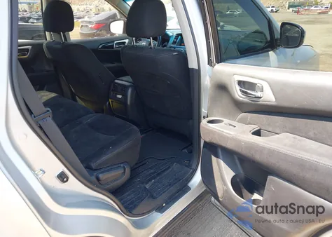 2014 Nissan Pathfinder S from USA, damaged, VIN 5N1AR2MMXEC663371